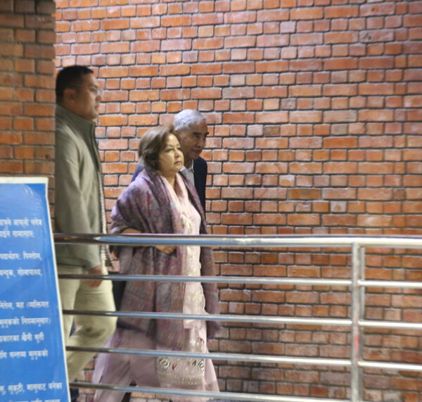 देउवा दम्पतिलाई पक्राउ नगर्न सर्वोच्चको अन्तरिम आदेश