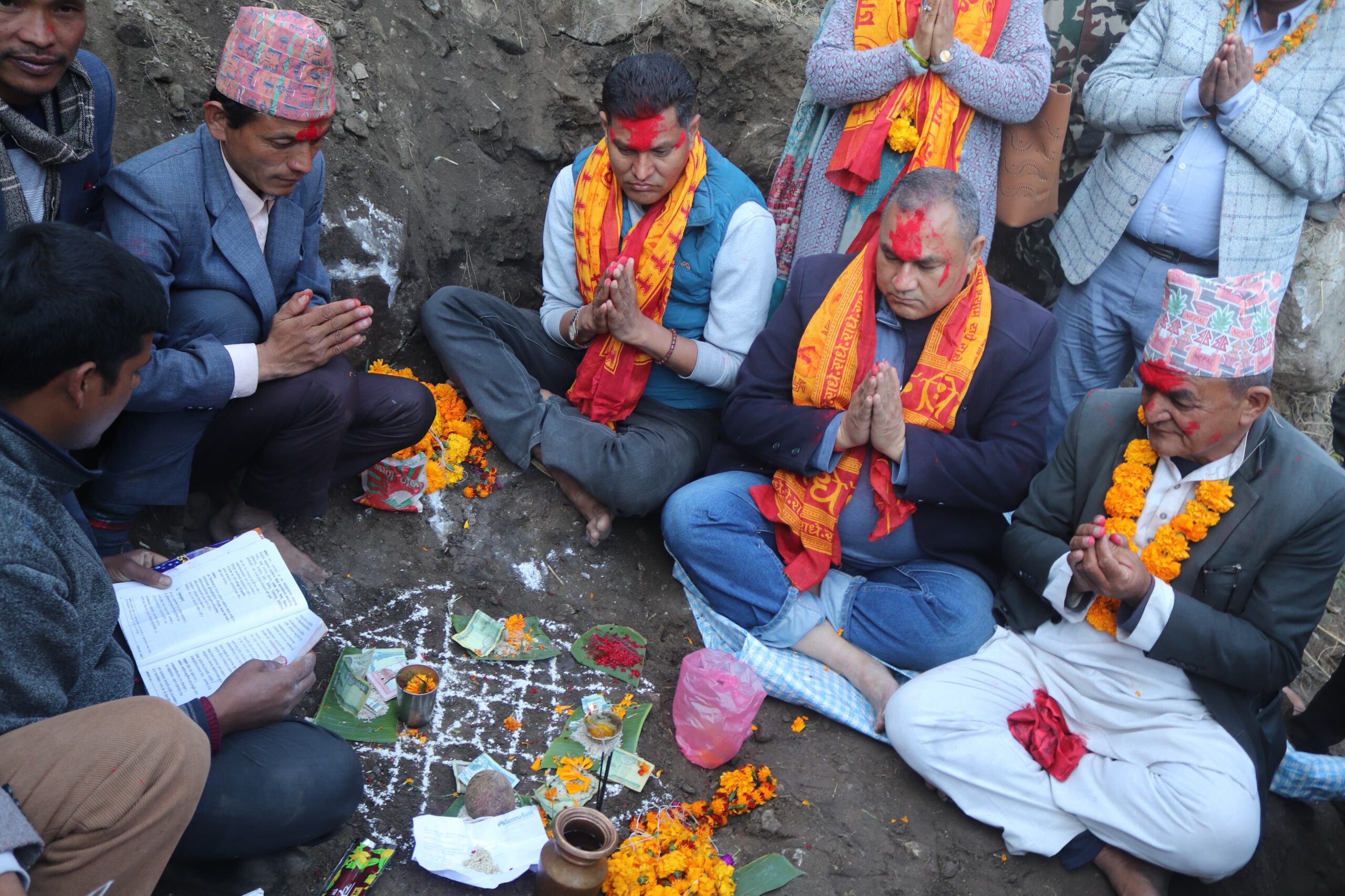 मुख्यमन्त्री शाहद्धारा बाजुराको बिच्छ्या जोड्ने सडकको शिलान्यास