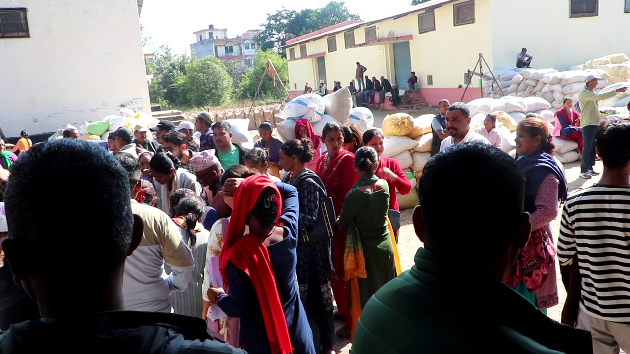 कञ्चनपुरमा धान खरिद रोकिएपछि किसान आन्दोलित