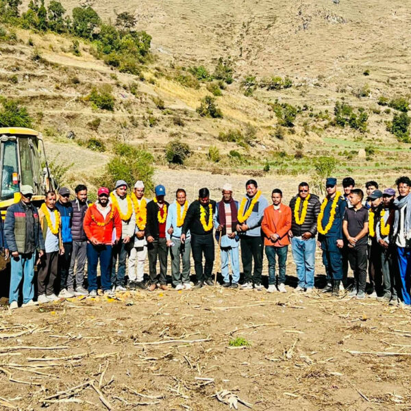 दुर्गाथलिमा क्रिकेट मैदान निर्माण गरिदैं