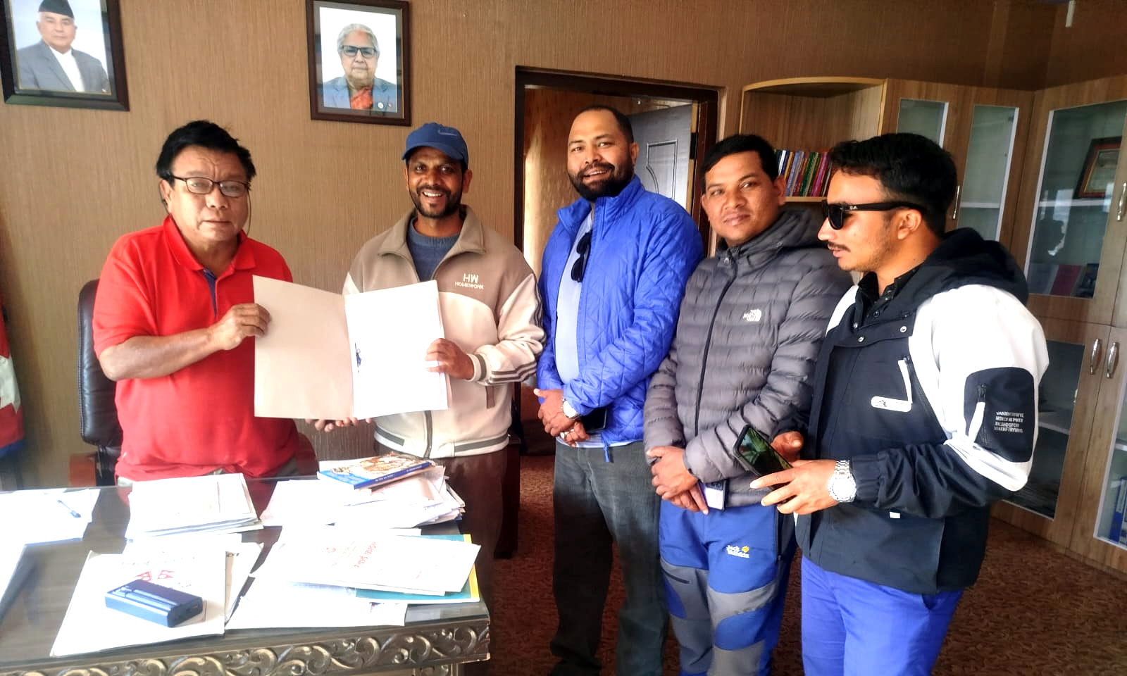 गेटा विश्वविद्यालयका माग सहितको ज्ञापन पत्र शिक्षामन्त्री पुनलाई बुझाइयो