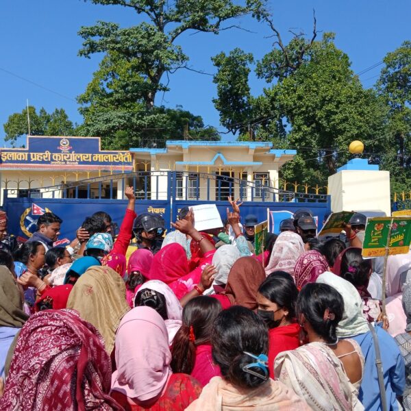 शेरबहादुरका आफन्तद्वारा इप्रका मालाखेती घेराउ