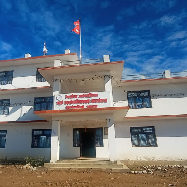 अछामको मल्लेखमा करारका ४८ कर्मचारी हटाइए