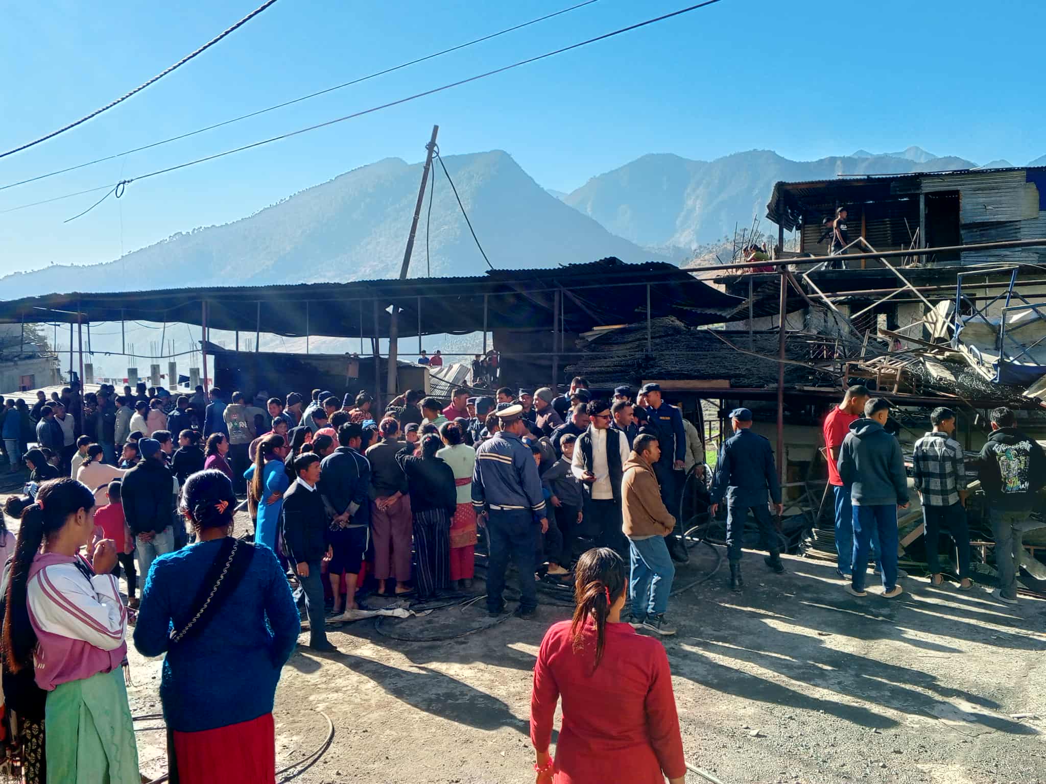 बाजुराको मार्तडीमा भएको आगलागी २ घण्टापछि नियन्त्रण