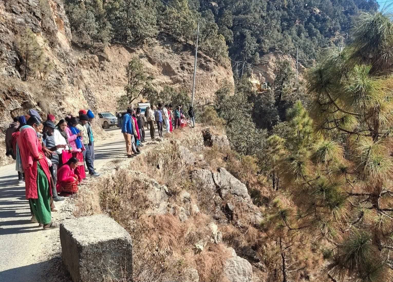 बैतडी जिप दुर्घटनामा परेर मृत्यु हुनेको संख्या ४ पुग्यो