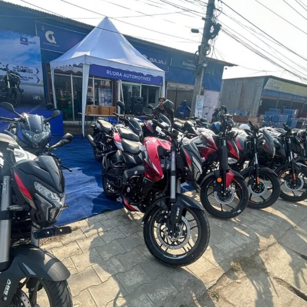 अत्तरियामा बजाजले चलाईरहेछ साटासाट मेला