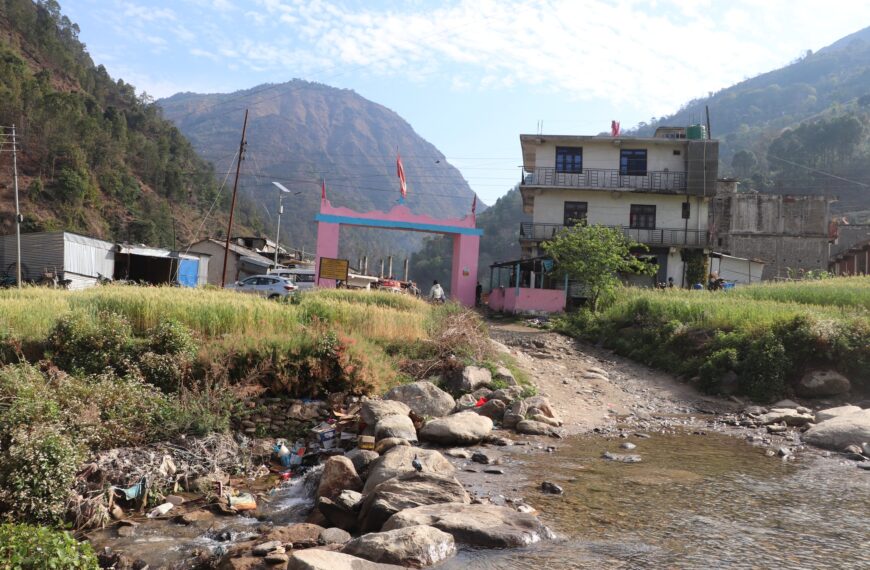 १० तस्बिरमा हेर्नुहोस् स्वर्ग जस्तो रामारोशन जाने कठिन बाटो