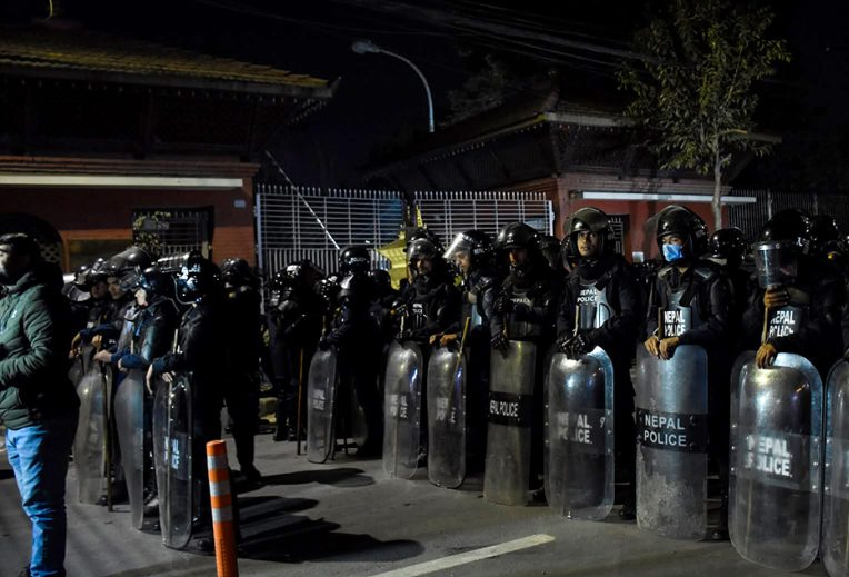 ४ दिनमा दुई सय ३६ जना ‘गुण्डा’ र ‘बिचौलिया’ पक्राउ 