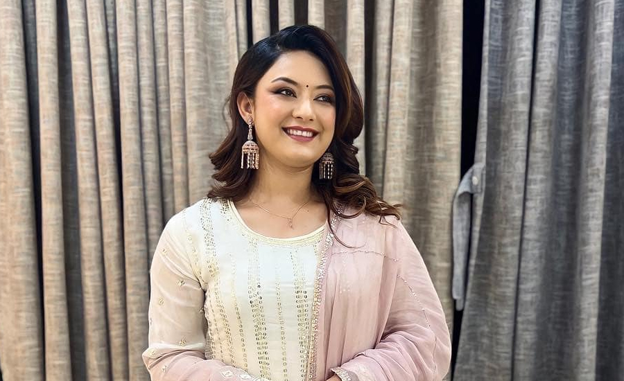 गृहमन्त्री राजीनामापछि वर्षा राउतको राजनीतिक व्यङ्ग्य चर्चामा