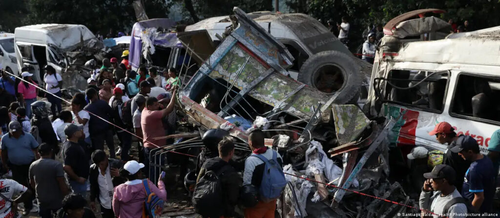 कोलम्बियाको राजमार्गमा बम विस्फोट : १४ जनाको&hellip;