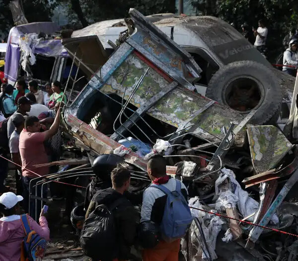 कोलम्बियाको राजमार्गमा बम विस्फोट : १४ जनाको मृत्यु, ३८ घाइते