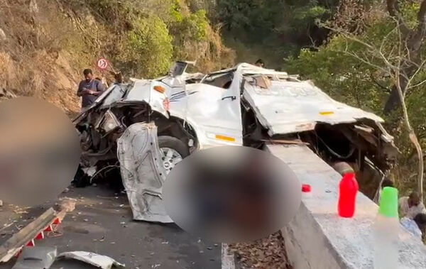 भारतमा मिनिबस दुर्घटना हुँदा १० जनाको मृत्यु