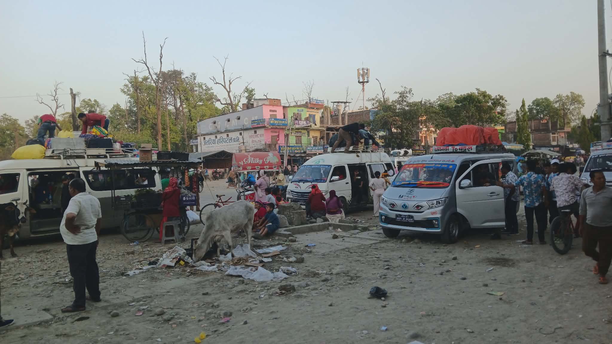 बिसुको चहलपहल बढ्यो, पहाड जाने यात्रुवाहक सवारीसाधन खचाखच