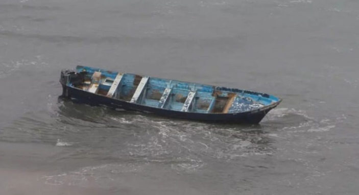 अछामस्थित कर्णाली नदीमा डुङ्गा पल्टिँदा बाबुछोरा बेपत्ता