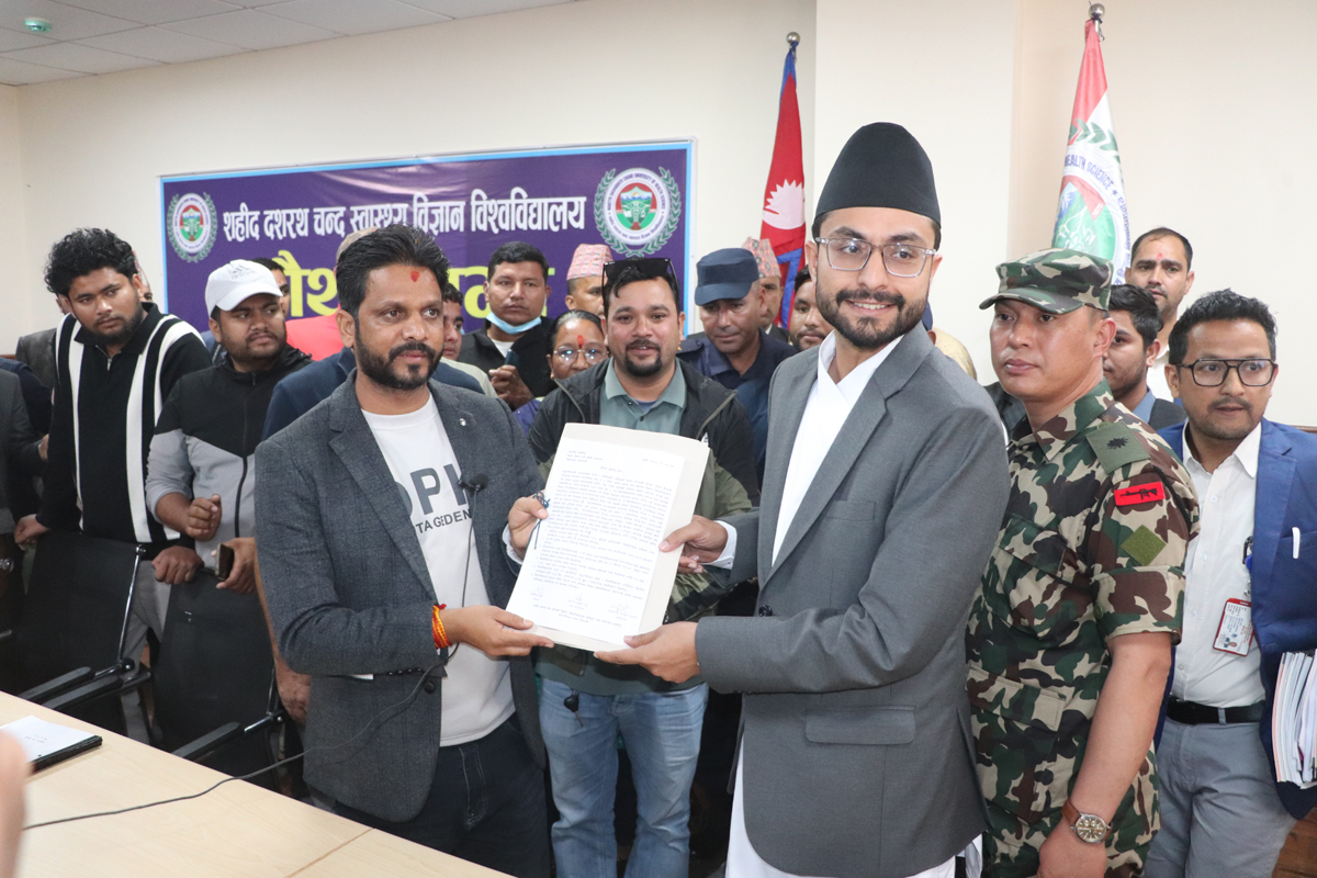 समन्वय समितिले शिक्षामन्त्रीलाई बुझायो ६ बुँदे माग सहितको ज्ञापन पत्र 