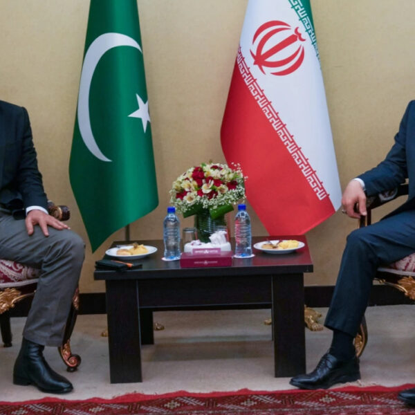 पाकिस्तानी प्रतिनिधिमण्डल तेहरानमा, अमेरिका र इरानबीच फेरि संवाद शुरू हुने संकेत