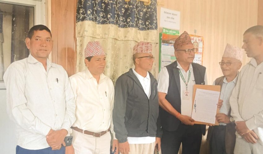 जङ्गलमा काठ कुहिएको भन्दै सुदूरपश्चिमका वन उपभोक्ता आक्रोशित