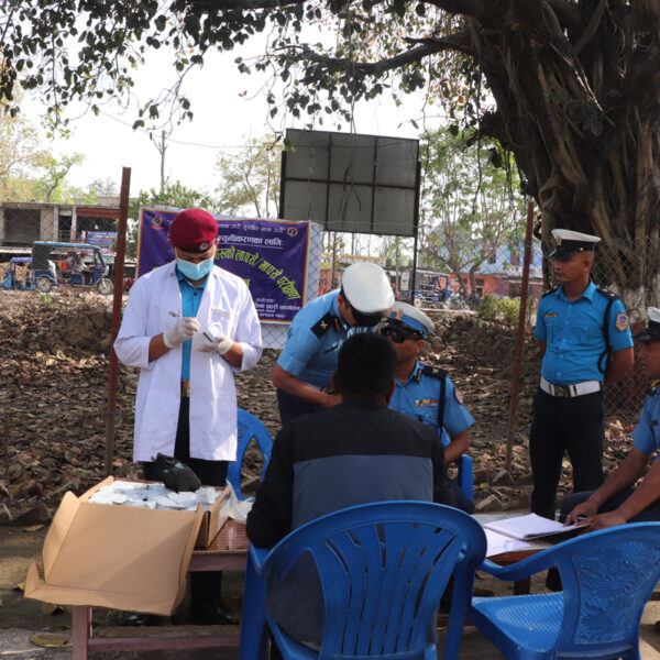 अत्तरियामा सार्वजनिक सवारी चालकहरुको लापसे, मापसे चेकजाँच