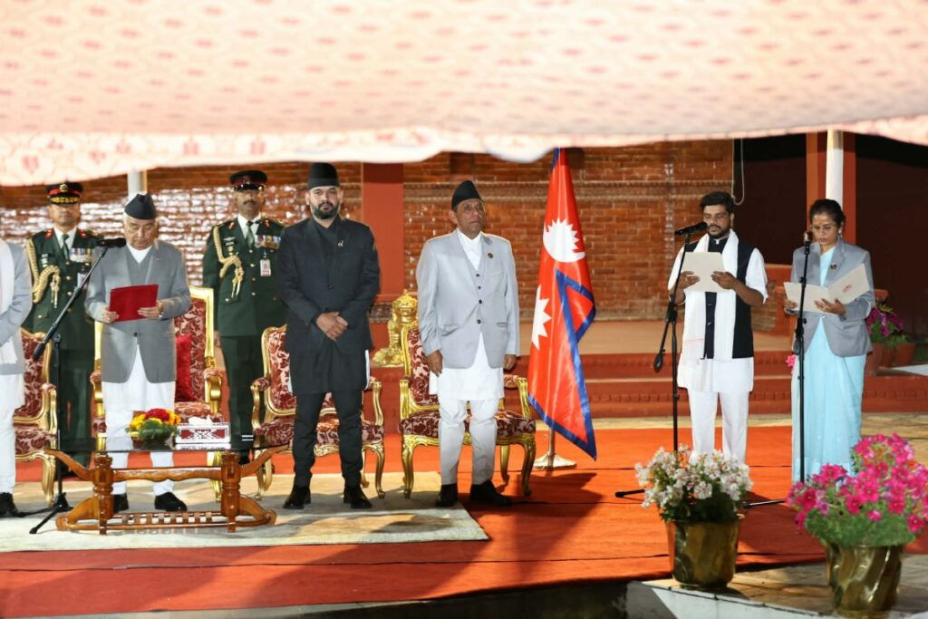 नवनियुक्त दुई मन्त्रीले लिए सपथ