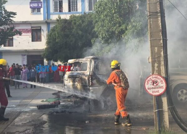 सेती अस्पतालमा अक्सिजन सिलिन्डर पड्किँदा स्कारपियोमा आगलागी