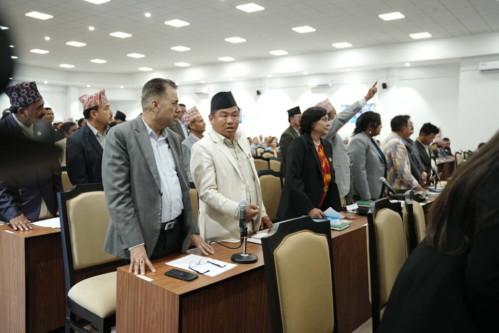विपक्षी दलकाे अवराेधपछि संसद बैठक स्थगित