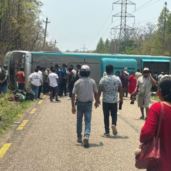 चिसापानीमा बस दुर्घटना हुँदा १० जना घाइते