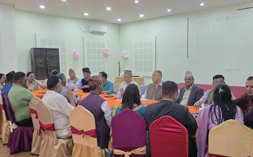 गगन सामु सुदूरपश्चिमका सांसदले राखे मन्त्री फेर्नुपर्ने माग