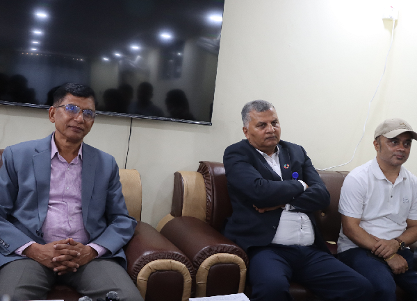 लम्कीचुहा अस्पताल स्तरोन्नतिको लागि विनियोजित बजेट कार्यान्वयनमा सहयोग गरौं : मन्त्री खड्का