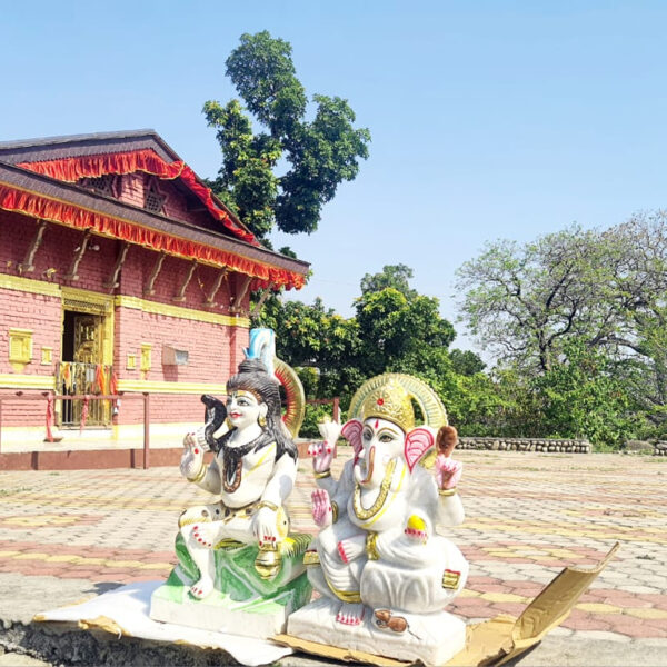 मष्टाधामलाई शिव र गणेश भगवानको मुर्ति सहयोग