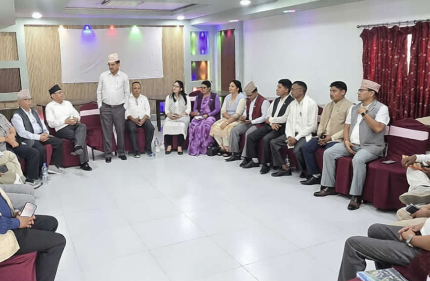 सुदूरपश्चिममा पनि तीनदलीय समीकरण हुने प्रचण्डको संकेत