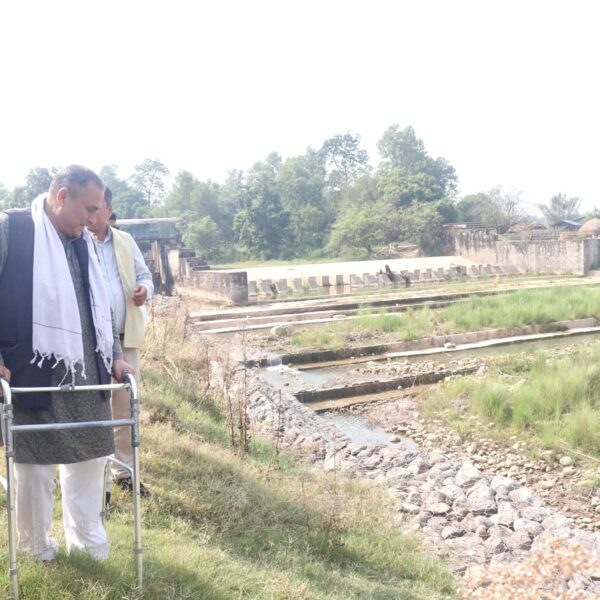 मुख्यमन्त्री शाहद्वारा कैलारीका दुई बाँध को निरिक्षण