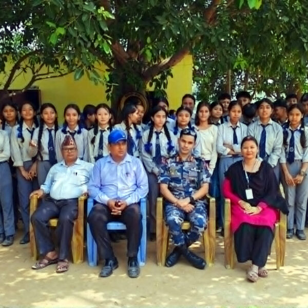 बेलौरीमा लागू औषध दुर्व्यसन नियन्त्रणमा लागि सचेतनाका कार्यक्रम सञ्चालन गर्दै सशस्त्र प्रहरी 