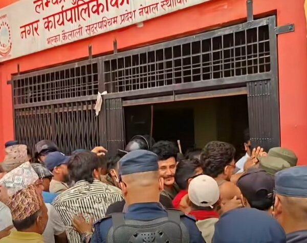 लम्कीचुहा नगरपालिकामा तालाबन्दी