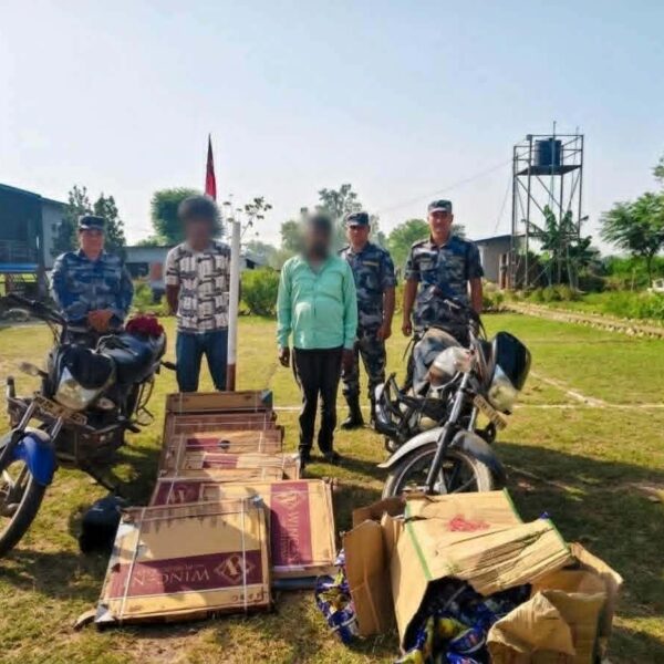 पुर्नवासबाट तस्करीको सामान ल्याउँदै गरेका दुई भारतीय सशस्त्र प्रहरीको फन्दामा
