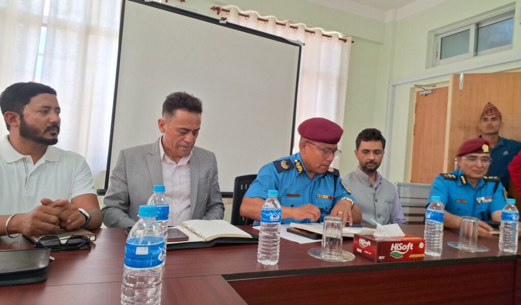 भारतमा नेपालीलाई बन्धक बनाएर राख्ने गिरोहका १३&hellip;