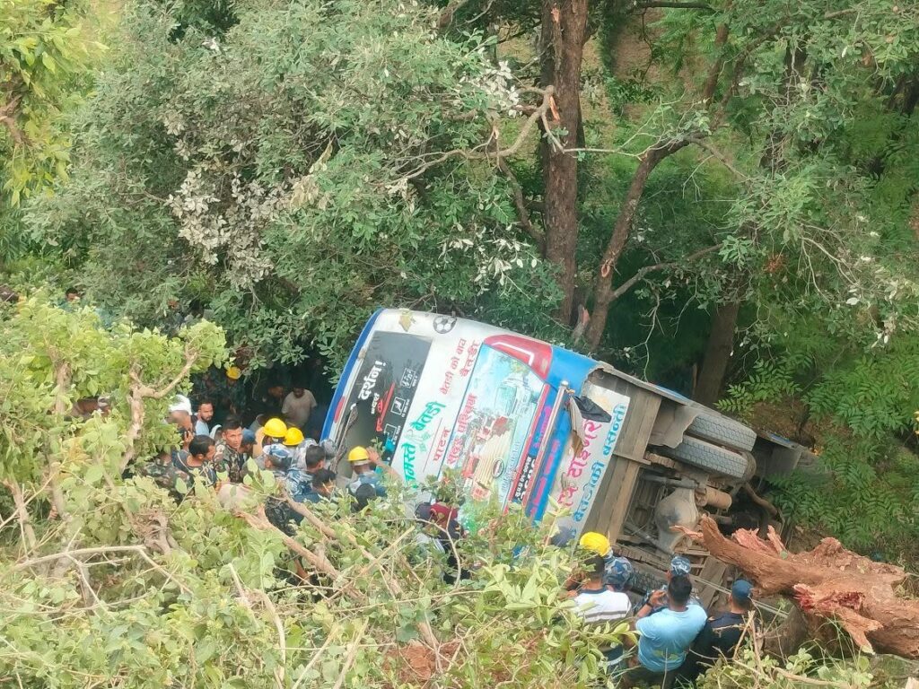 बैतडीमा बस दुर्घटना हुँदा एकको मृत्यु, दश&hellip;