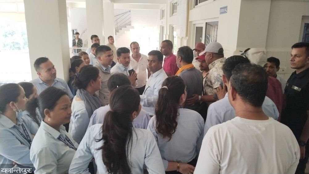 गेटा आँखा अस्पतालका कर्मचारी र प्रशासनबीच विवाद