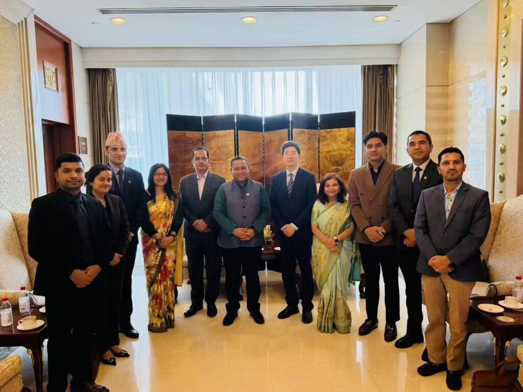 परराष्ट्रमन्त्री खनाल बेइजिङमा