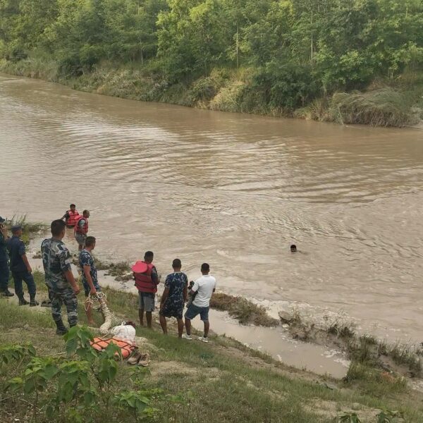 मोहनामा नदीमा बेपत्ता भए पुनर्वासका अजय