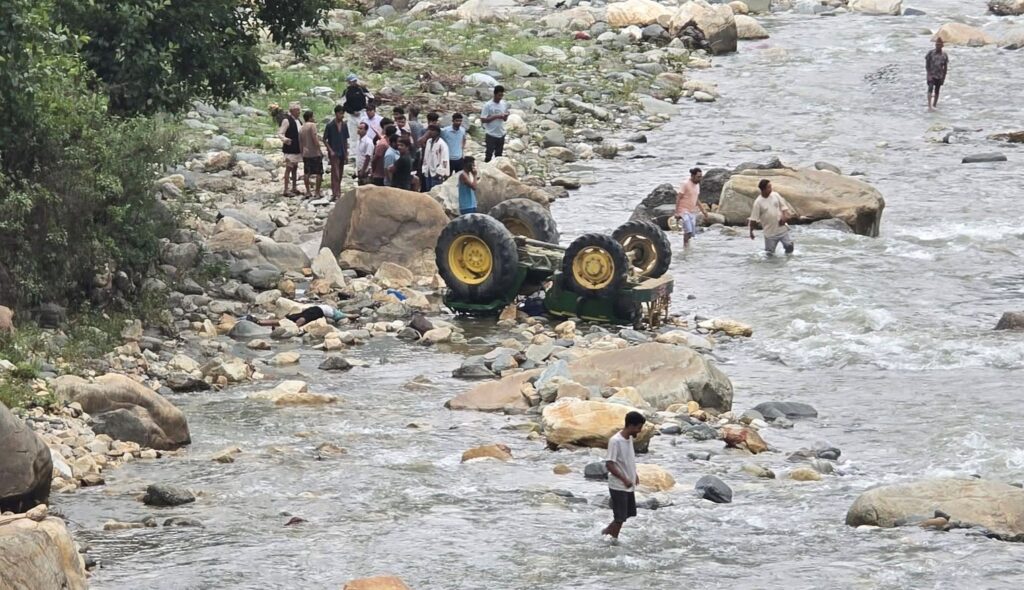 बैतडीमा ट्याक्टर दुर्घटना हुँदा चालकको मृत्यु