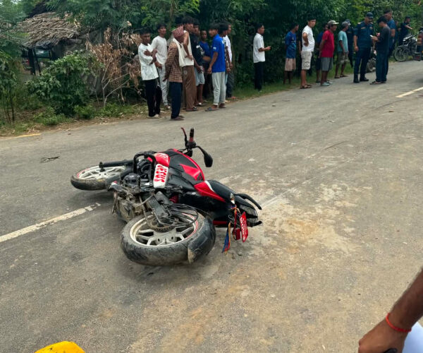 बेलौरीमा स्कुल बसको ठक्करबाट एक जना गम्भीर घाइते