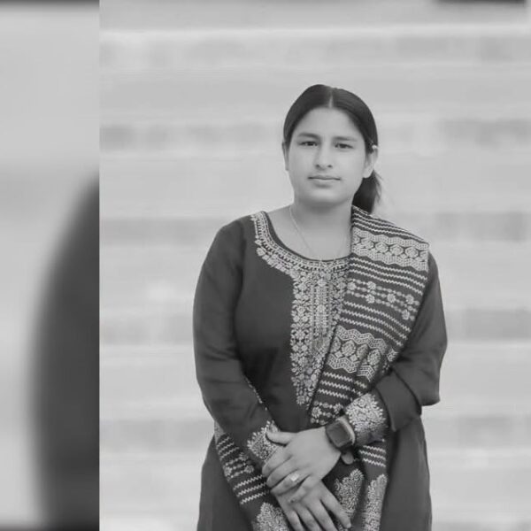 बैतडीमा घाँस काट्ने क्रममा ढुङ्गा लागेर एक युवतीको मृत्यु