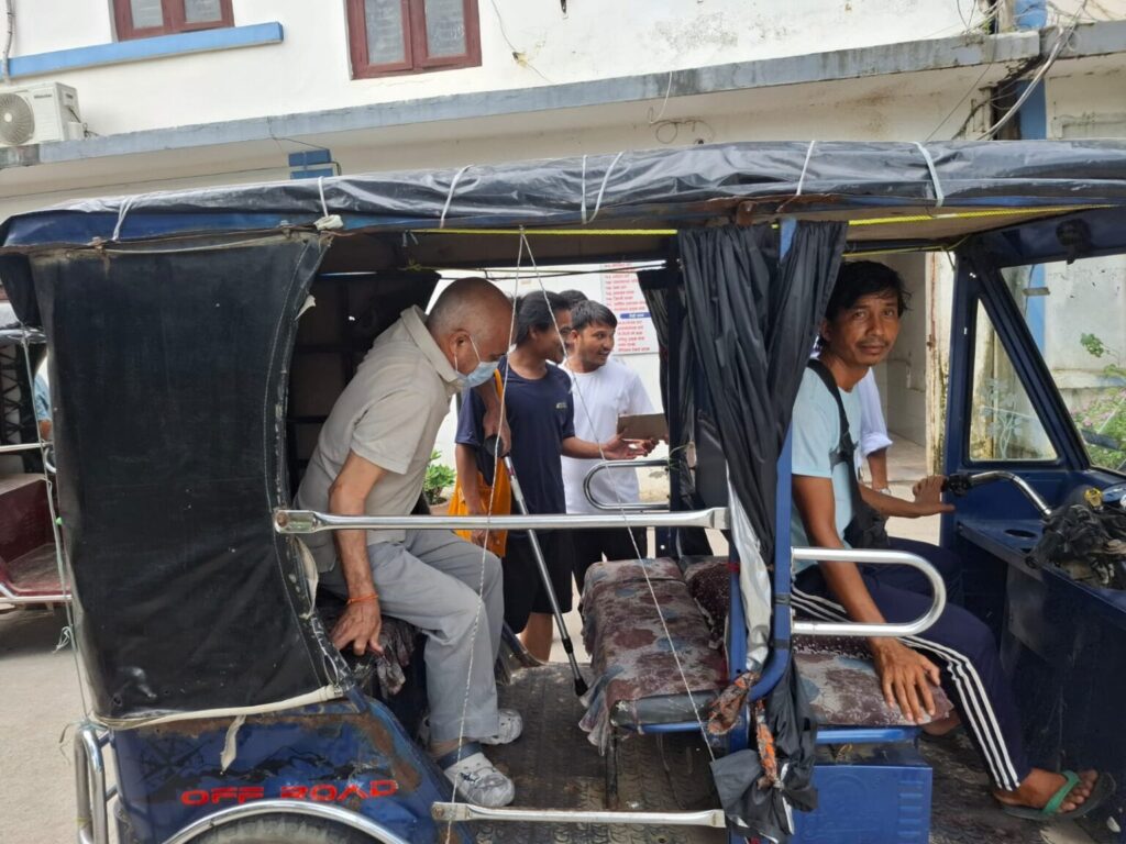 डा. गोविन्द केसी सेती अस्पतालबाट डिस्चार्ज