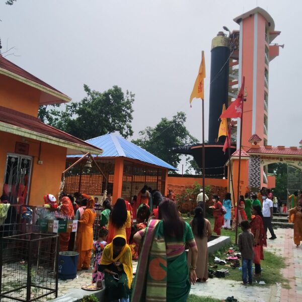 आज साउन महिनाको पहिलो सोमबार, शिव मन्दिरहरुमा घुइँचो