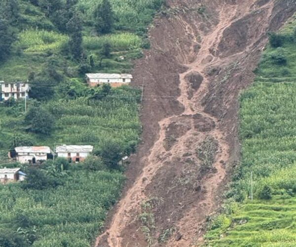 पानी पर्नासाथ छिमेकीको घरमा बास