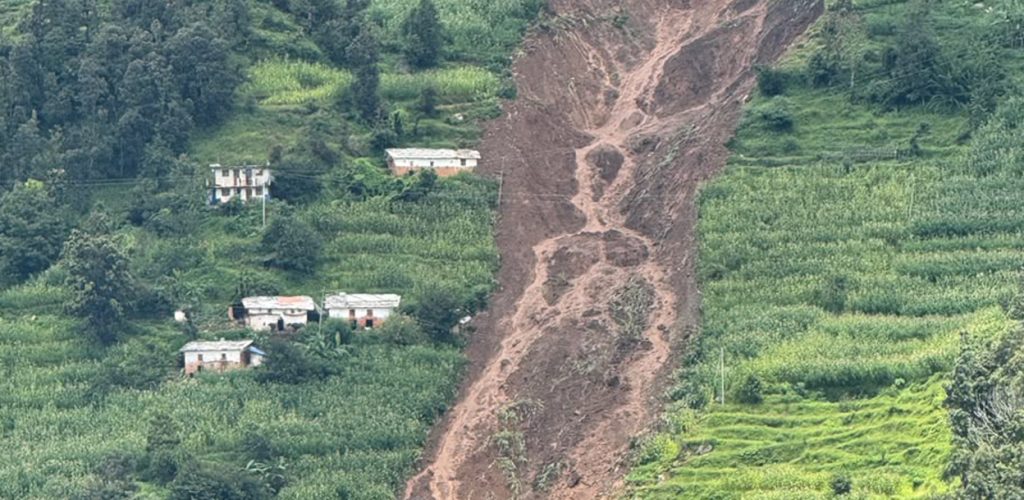 पानी पर्नासाथ छिमेकीको घरमा बास