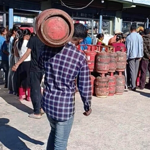 बाजुरामा एलपी ग्यासको अभाव, उपभोक्ता मारमा