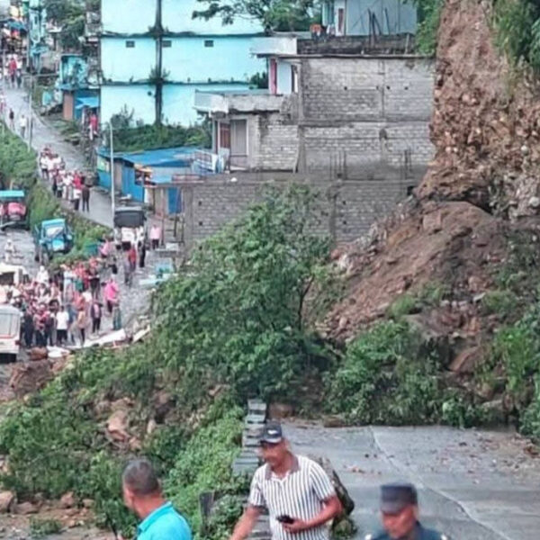 दार्चुलामा पहिरोमा परेर ३ जना घाइते