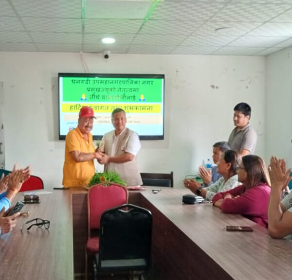 बडीमालिका पूजाका लागि गएको धनगढीको टोलीलाई बाजुरामा स्वागत