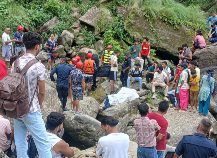 कैलालीको चिफ्ले झरनामा चिप्लिएर बेपत्ता भएका युवकको&hellip;